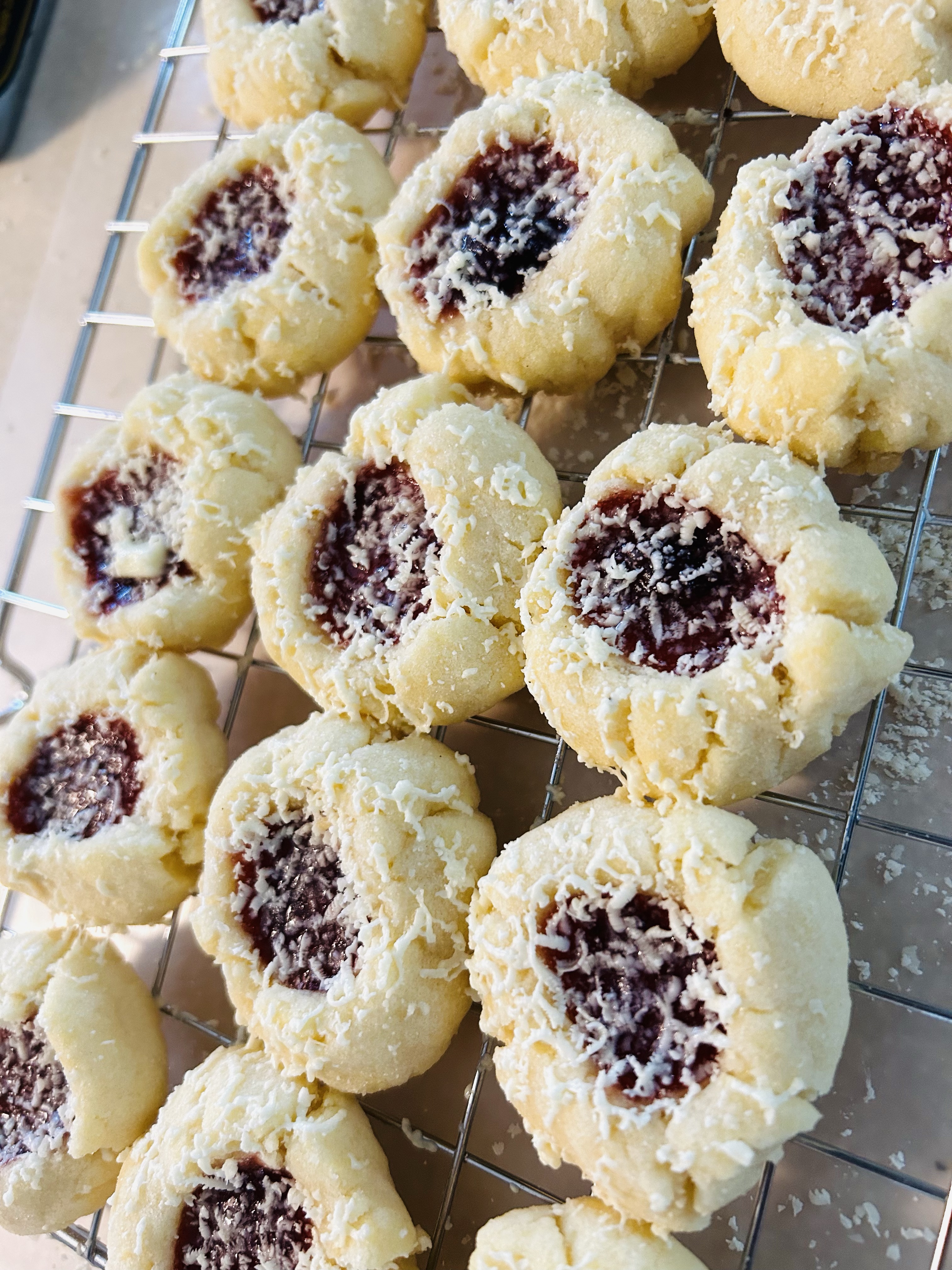 Christmas Baking: Very Berry White Chocolate Cookies