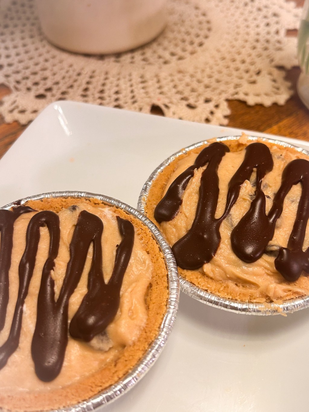 No-Bake Peanut Butter Chocolate Pies  (So Easy &&nbsp;Delicious!)