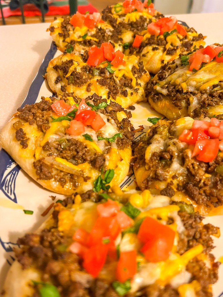 Quick & Filling Esfihas (A Feel-Good Middle Eastern-Inspired Dinner)